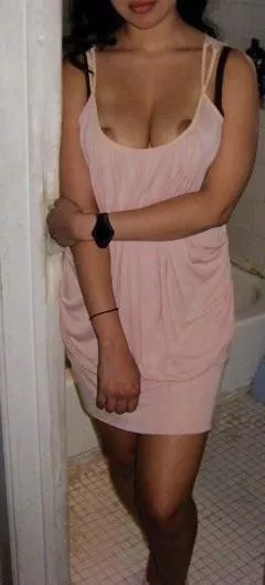 Do these fit here? Cause they’re not fitting the dress…