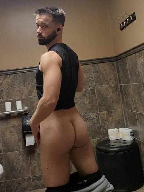 do u like beards on bottoms or no?