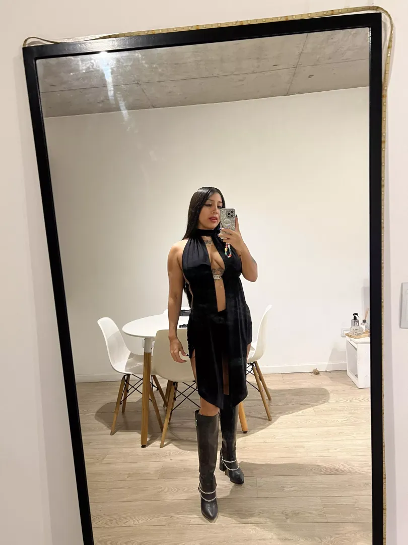 Do u like black leather boots? 