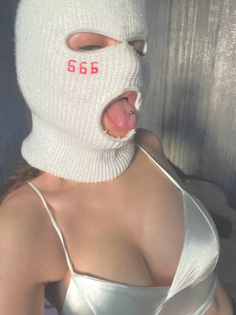 Do u like my dress?
