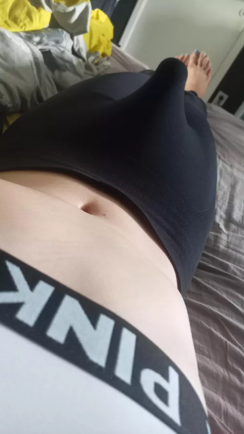 Do u like ur girls with morning wood ? 🙈