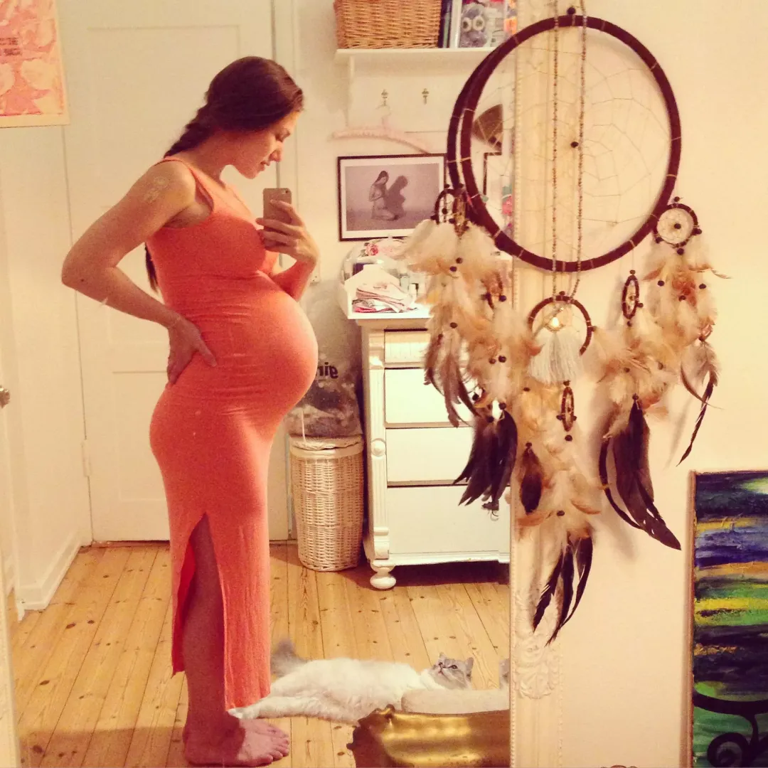 Do you find me sexy, super pregnant like this?