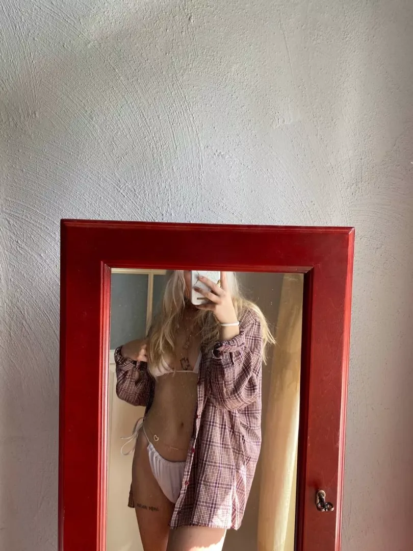 do you like 18 y old blondies?
