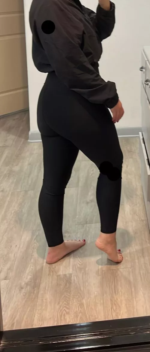 Do you like all black?