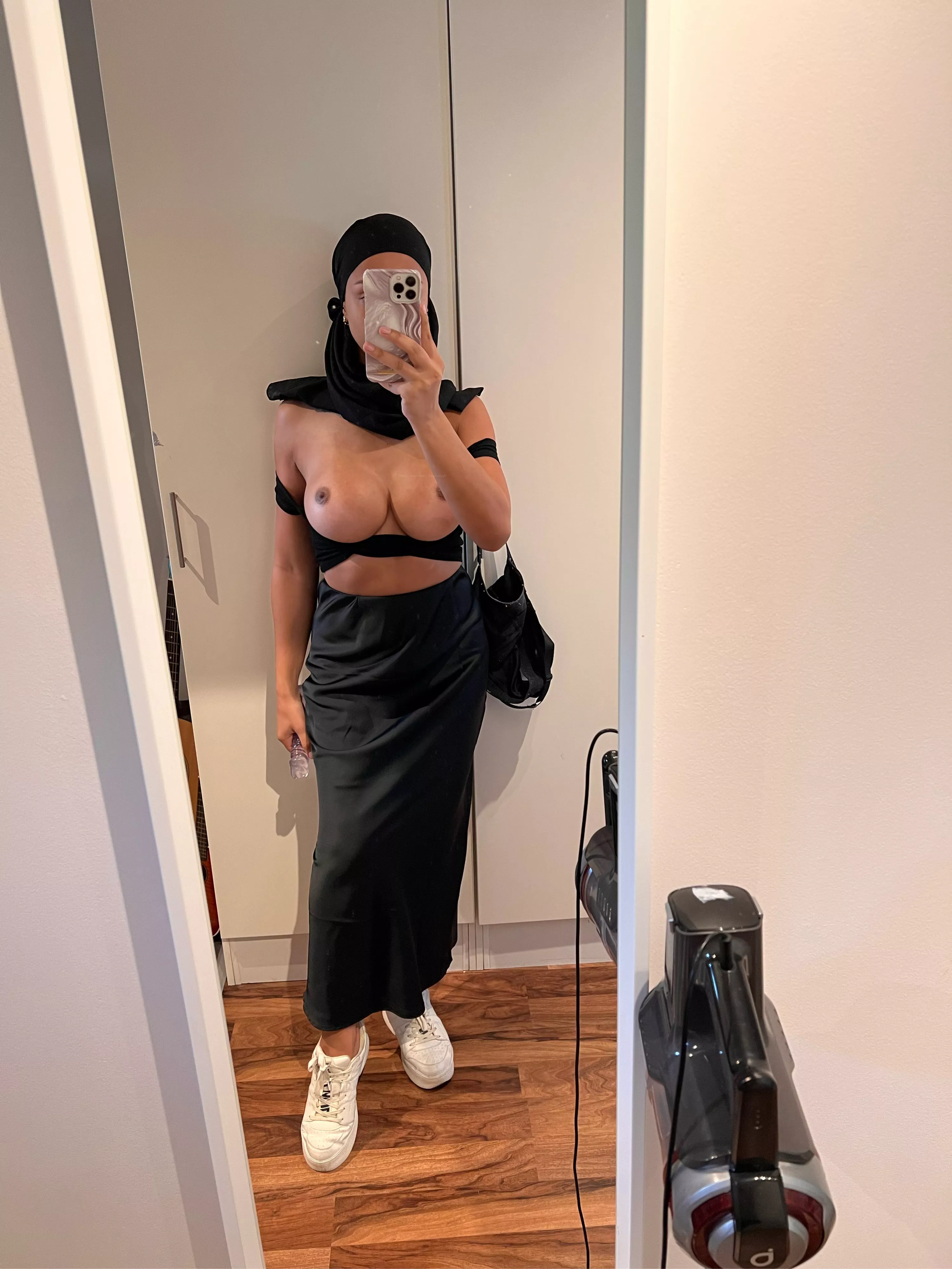 Do you like arab girls with hijabi?