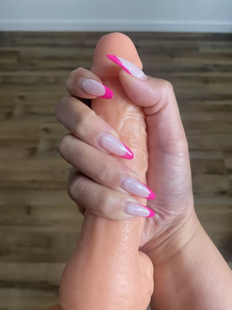 Do you like asian girls with slutty nails?