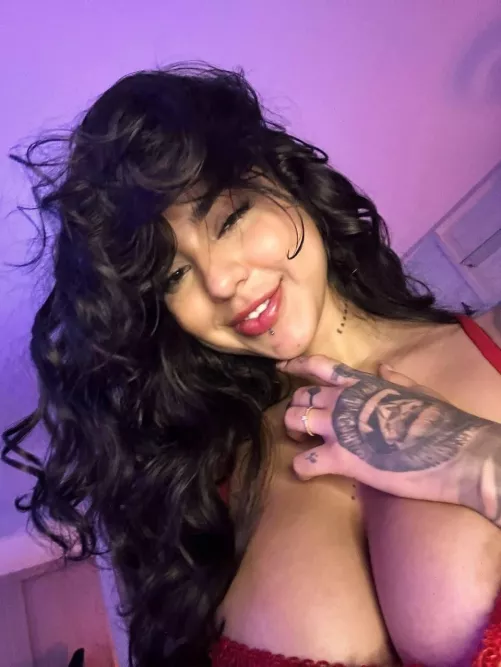 Do you like girls with big heavy titties?