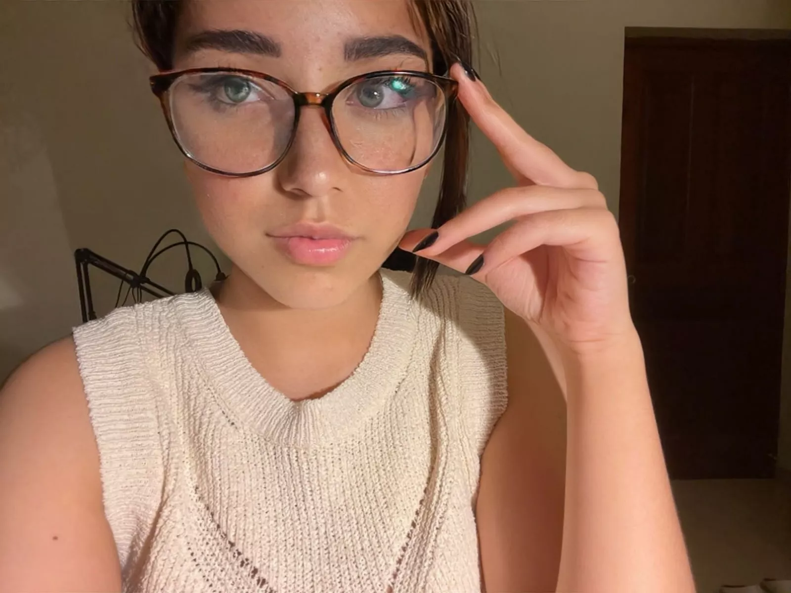 do you like girls with glasses?
