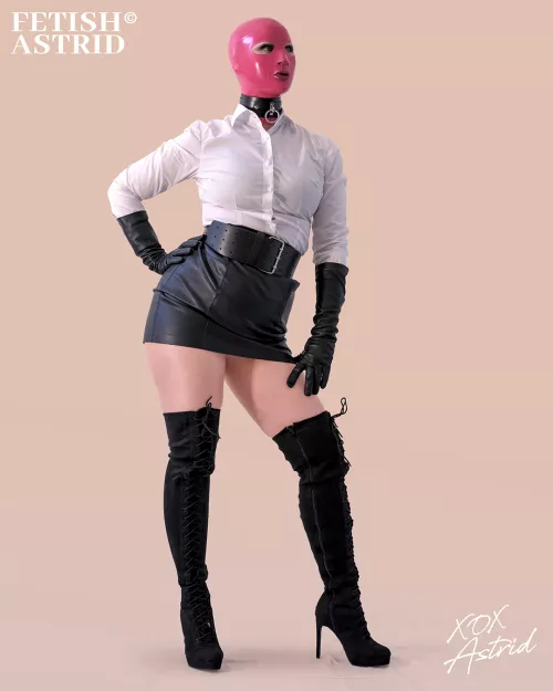 Do you like me in this leather mini skirt and over the knee boots 💋