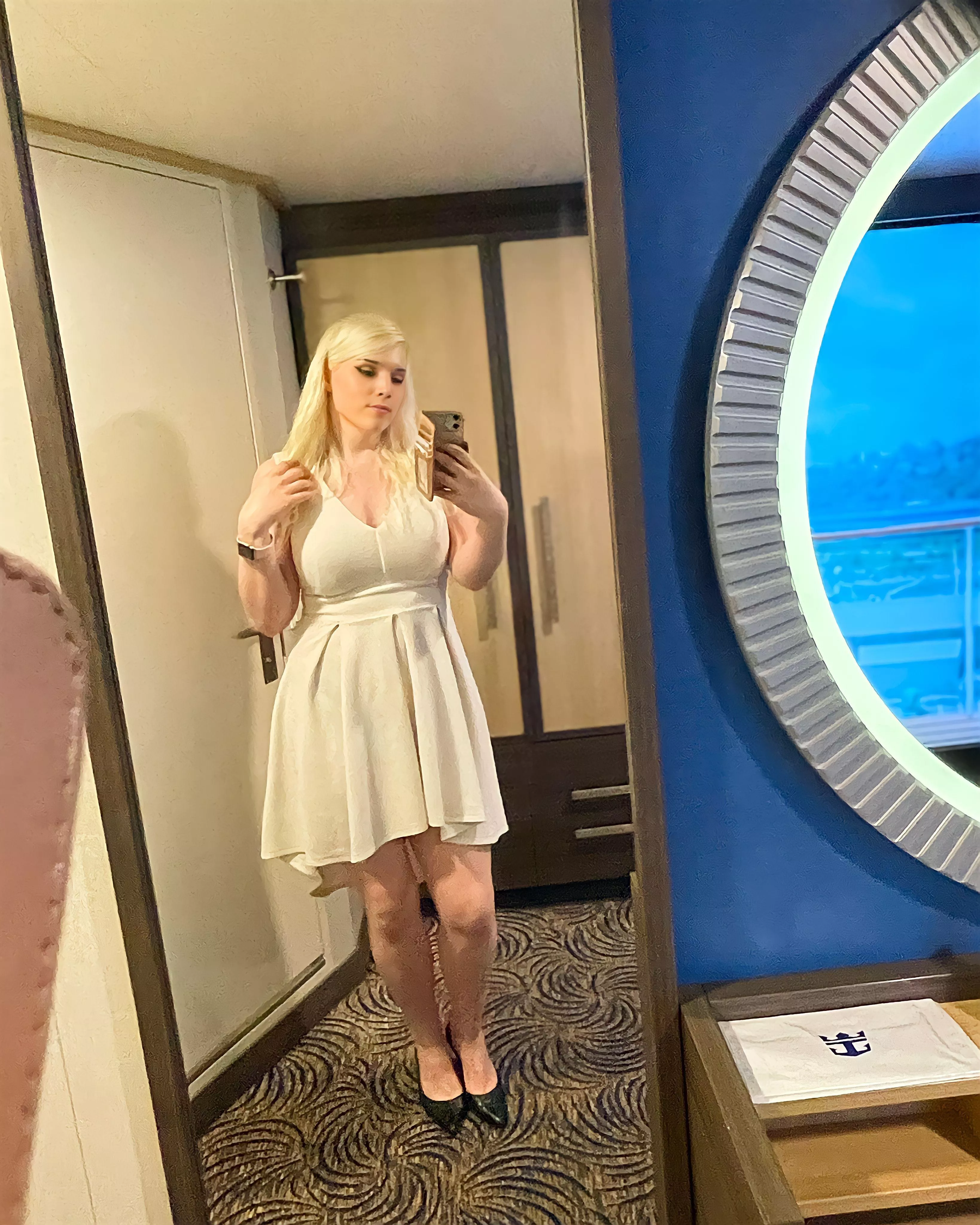 Do you like my dress? 🥹