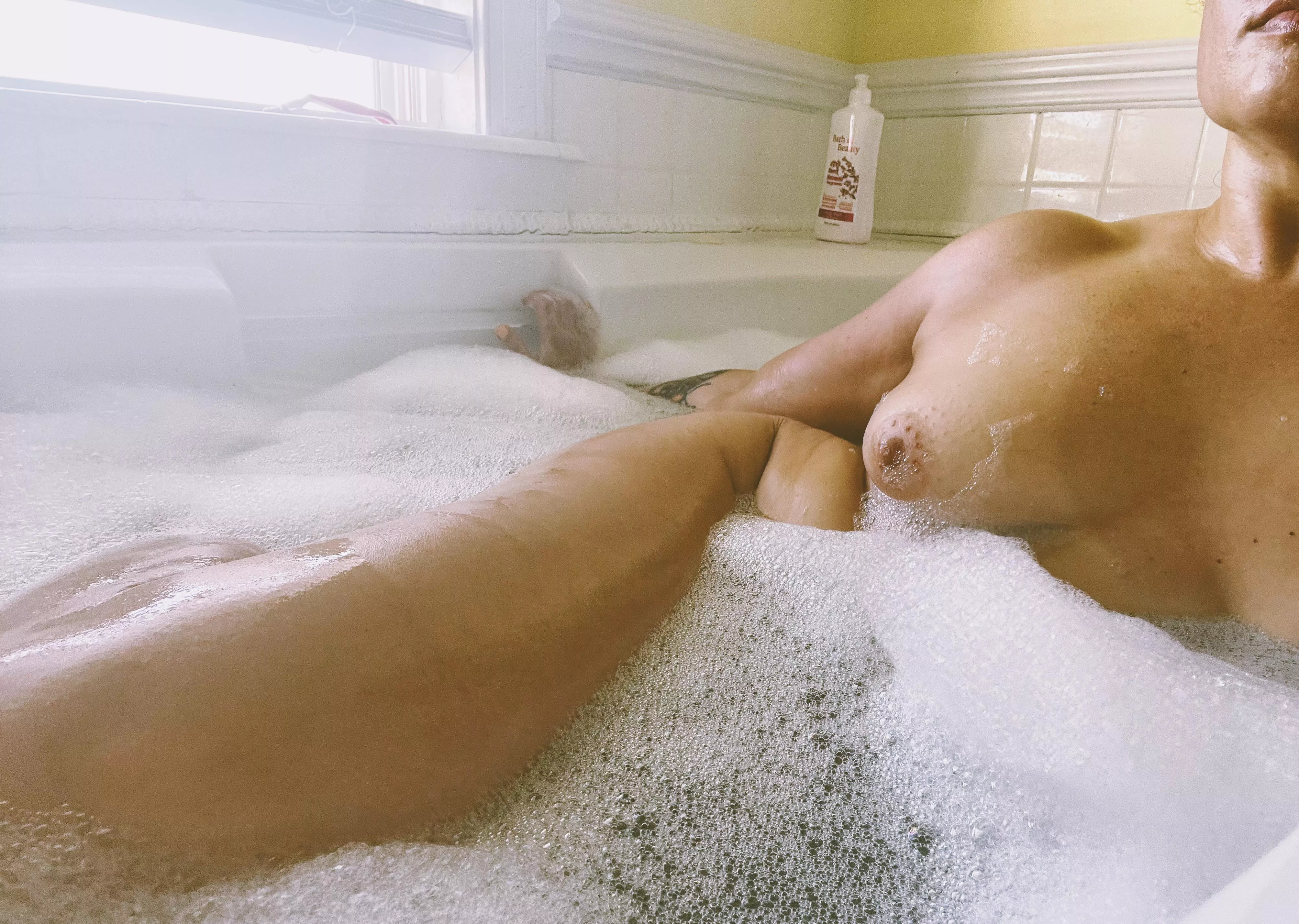 Do you like my hip cleavage?