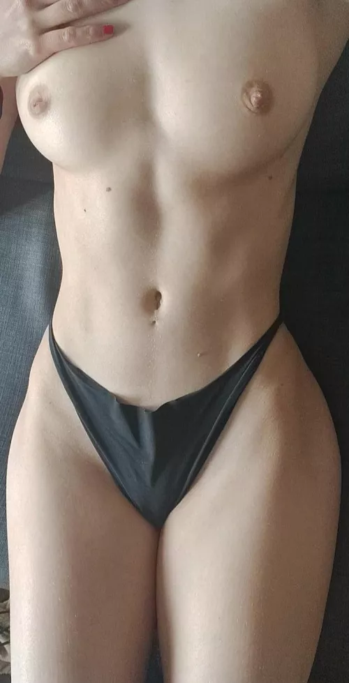Do you like my hip? 😇 [F]