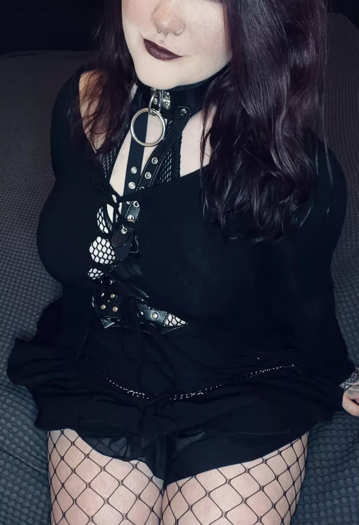 Do you like my outfit?🖤
