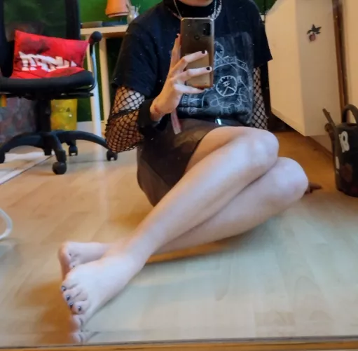 Do you like my outfit?:3