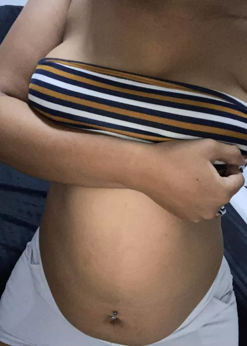 Do you like my pregnant body, it looks good on me, what do you think?