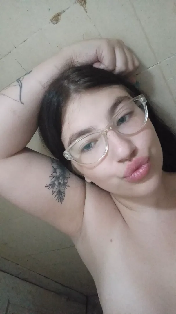 Do you like my smooth and soft armpits?😋