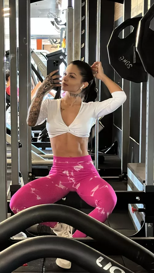 do you like my sporty outfit 