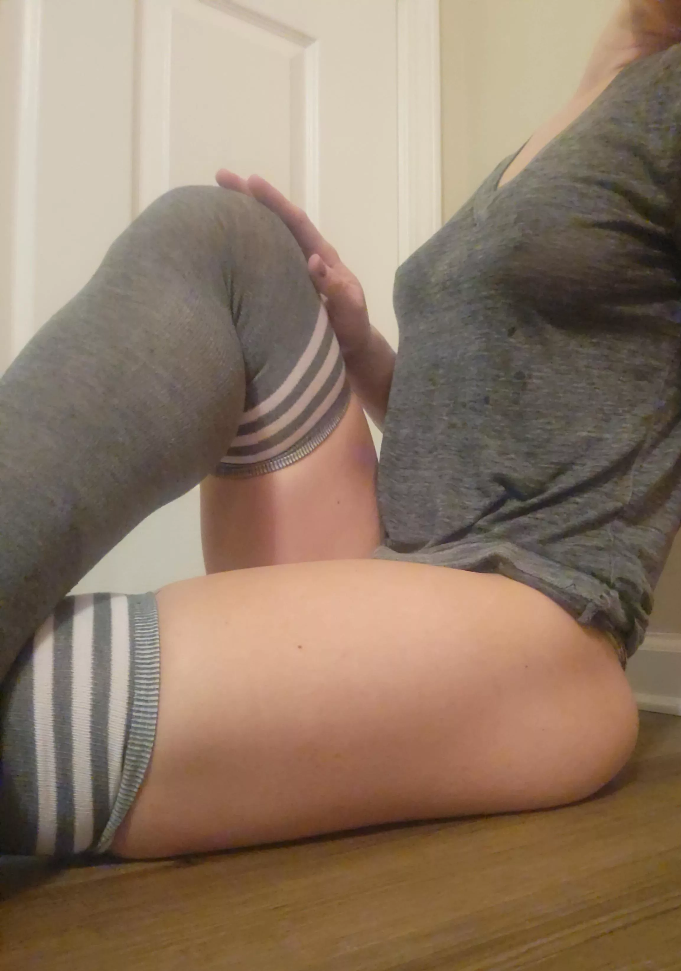 Do you like my thigh highs? They're so cozy 💗