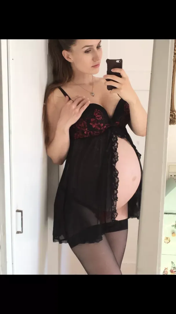 Do you like pregnant girls who like to get slutty?