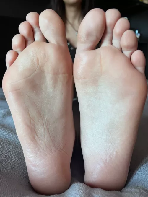 do you like smelly feet? because mine are