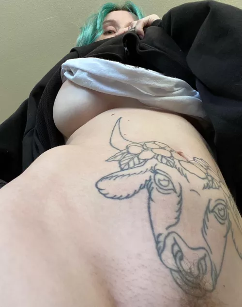 do you like stomach tats? I need mine filled in 😫