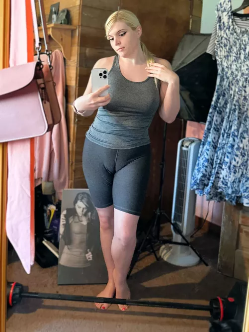Do you like tgirls who lift? 😄