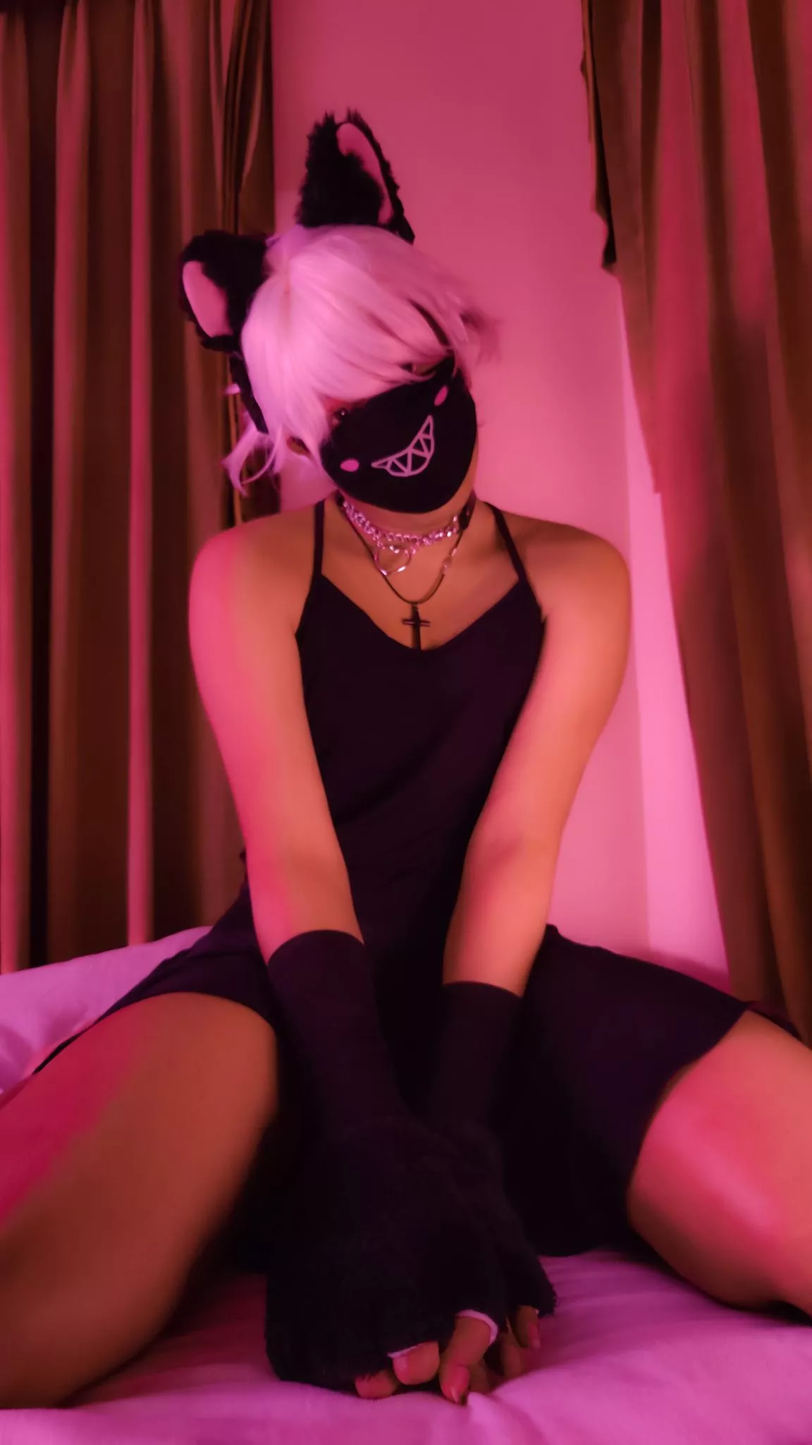 do you like thick thighs? ^^