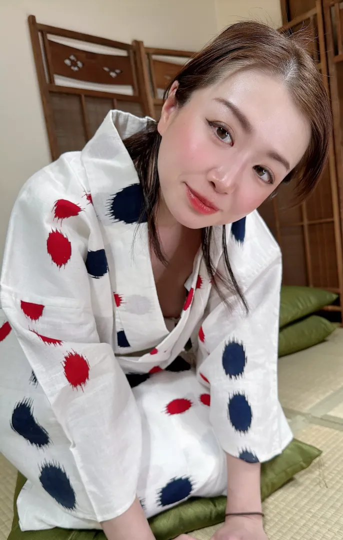 Do you like tiny Japanese girls?