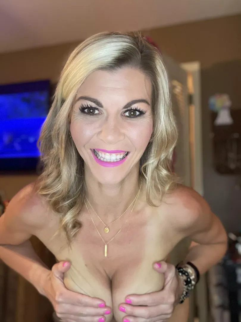 Do you love MILF’s? Does seeing a MILF have fun in POV turn you on? Do you like big bolt ons and a beautiful smile? Then what are you waiting for?