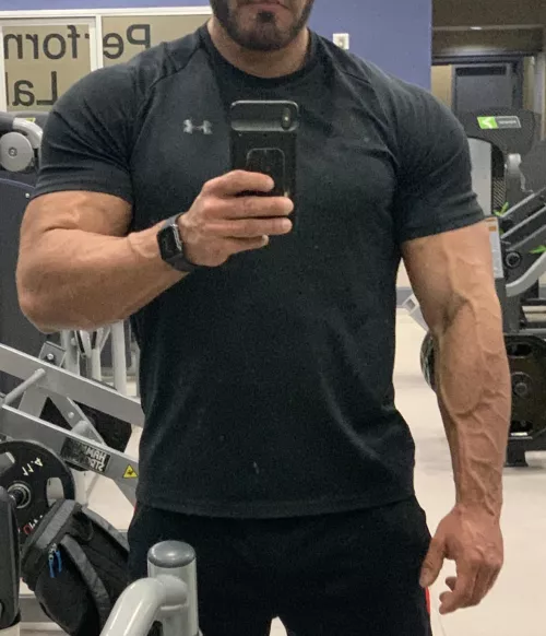 Do you love veins too ? 😈😏