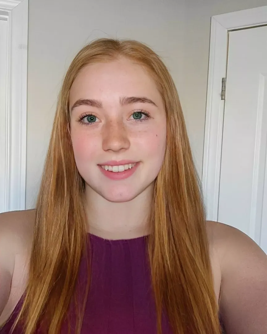 Do you prefer make up or bare face? I like my face bare but I feel more confident with makeup on