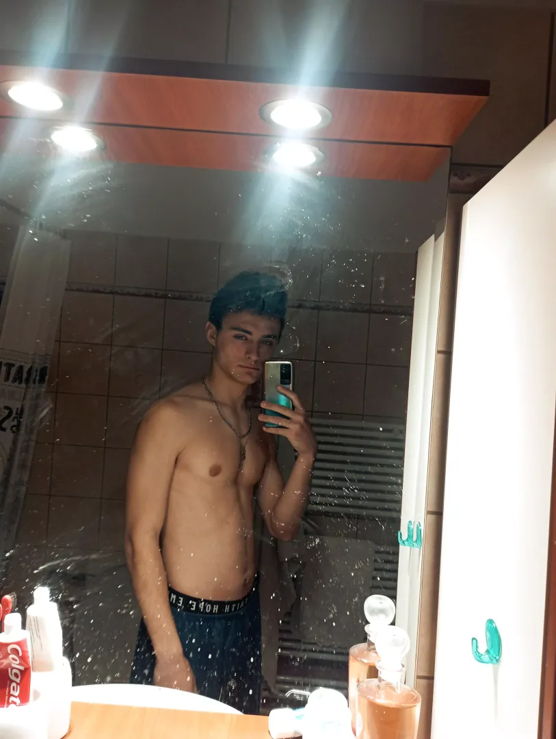 do you think i am fuckable 💗😘?