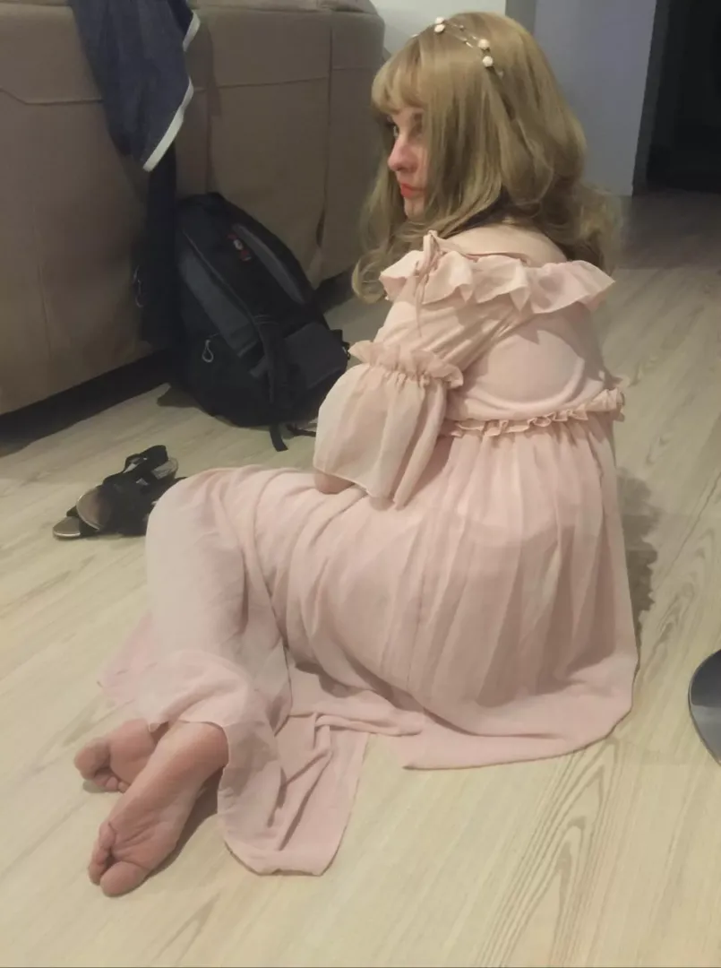 Do you think I can be anything else but a Barefoot House Wife? Am I destined to be barefoot for a man as his submissive wife?