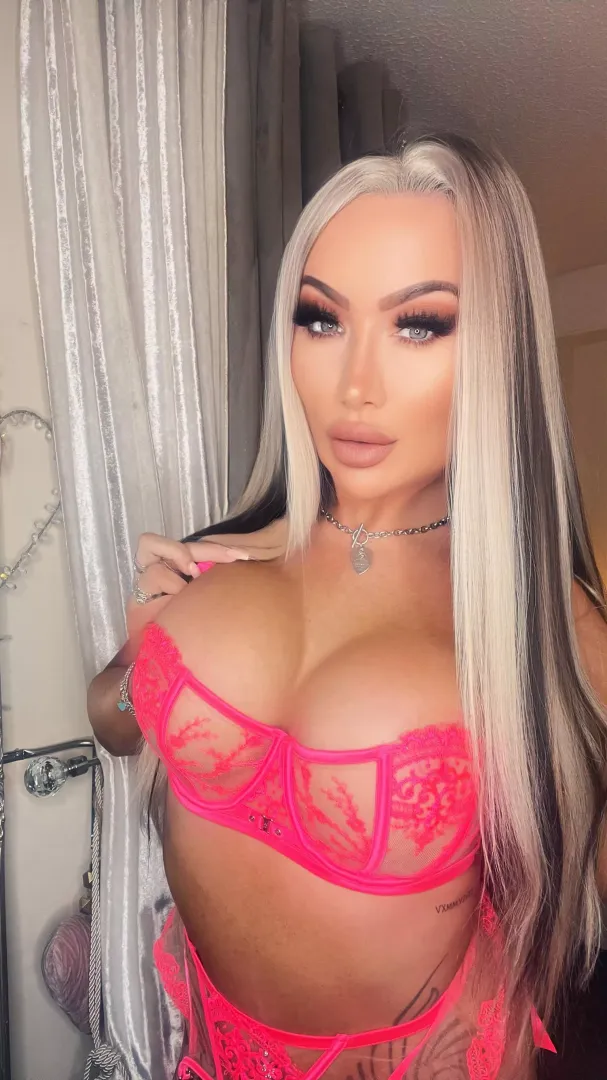 Do you think I look pretty in pink?