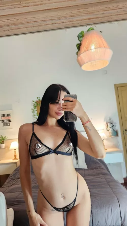 Do you think my belly botton is cute?