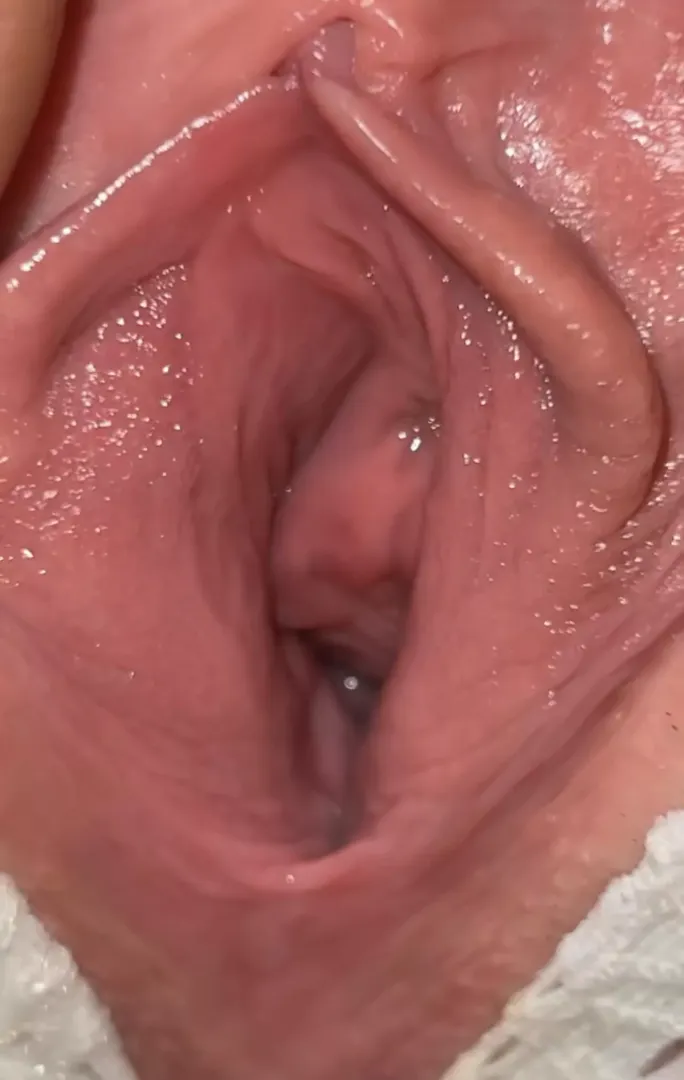 Do you think my pussy looks pretty🥹