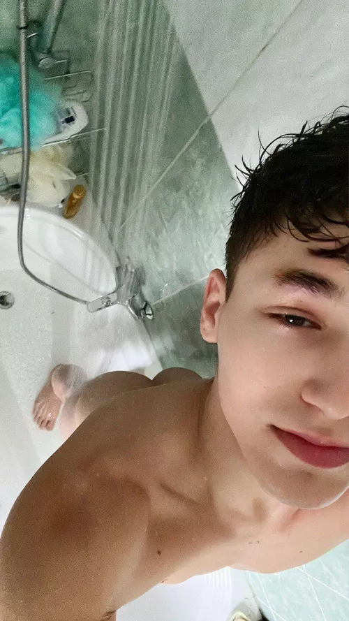 do you think my tight twink ass is fuckable? 😜🤔