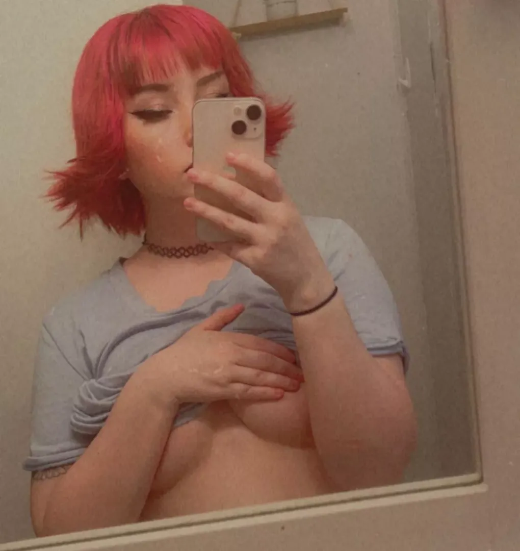 Do you think pink is my color ?