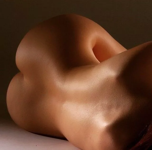 Do you think women's ass or tits are more important? 💞🦋