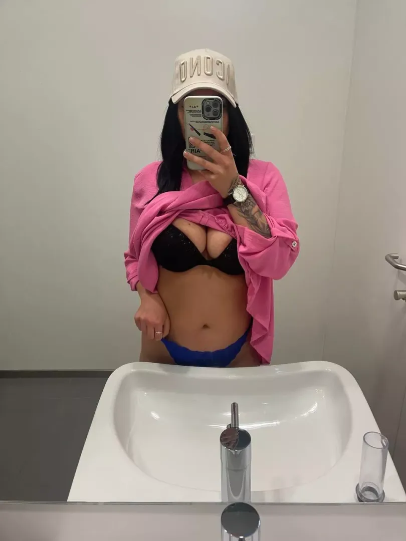 Do you wanna shove your cock between my tits? 😈