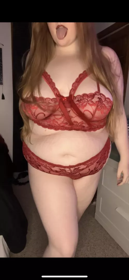 Do you want to fuck a 19 year old redhead? 🤭