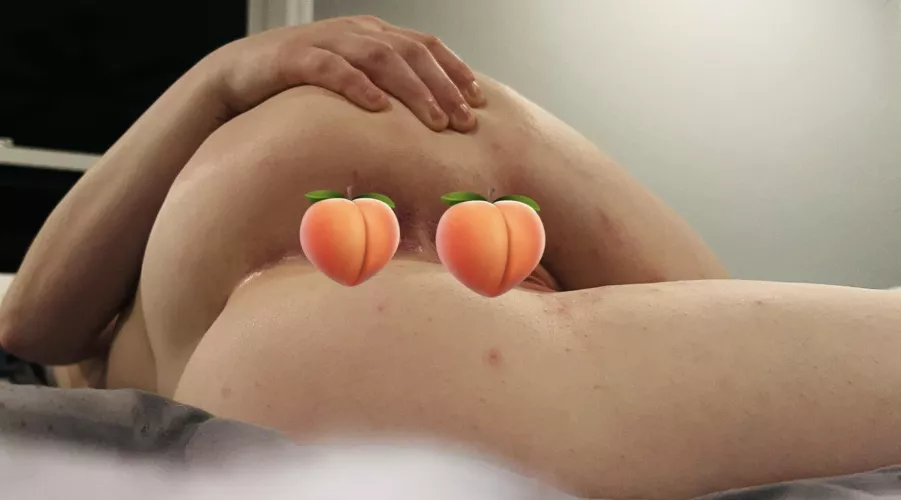 Do you want to see my holes? 😉 check out my OF baby😘