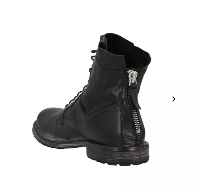 Does any body have experience with a Back zip on boot? I like this Moma boot but worried about possible problems later on, possibly breaking? Have had side zips but never in the back