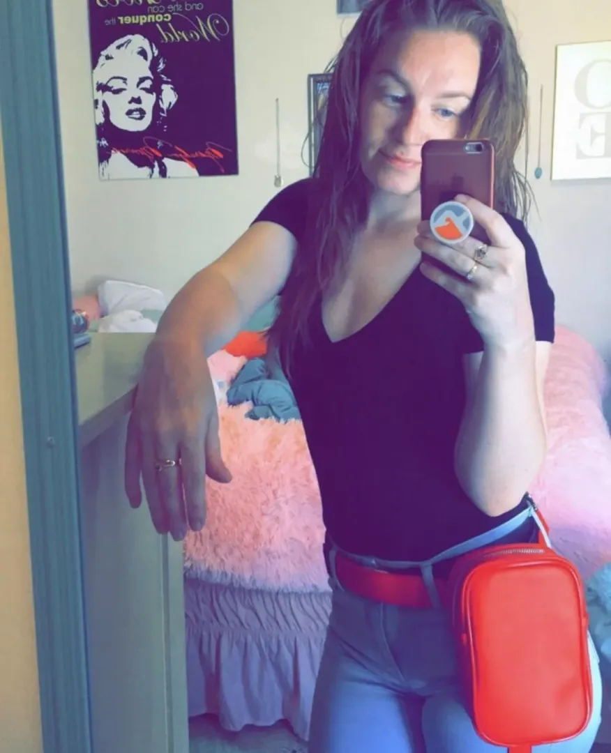 Does anyone wanna fuck her while I watch?