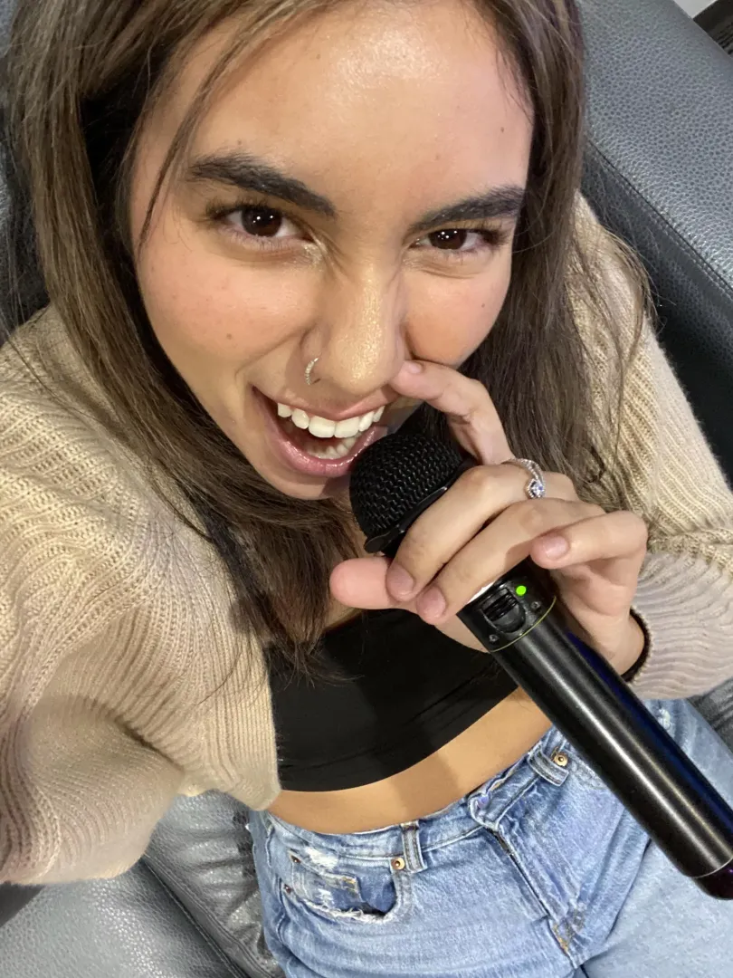 does anyone want to fuck my girl?? pomona cali f21