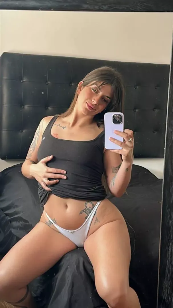 Does my hip cleavage turn you on?