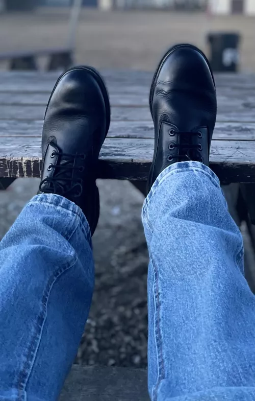 Does shoe polish on black timberland nubucks look pretty good? I think it looks awesome