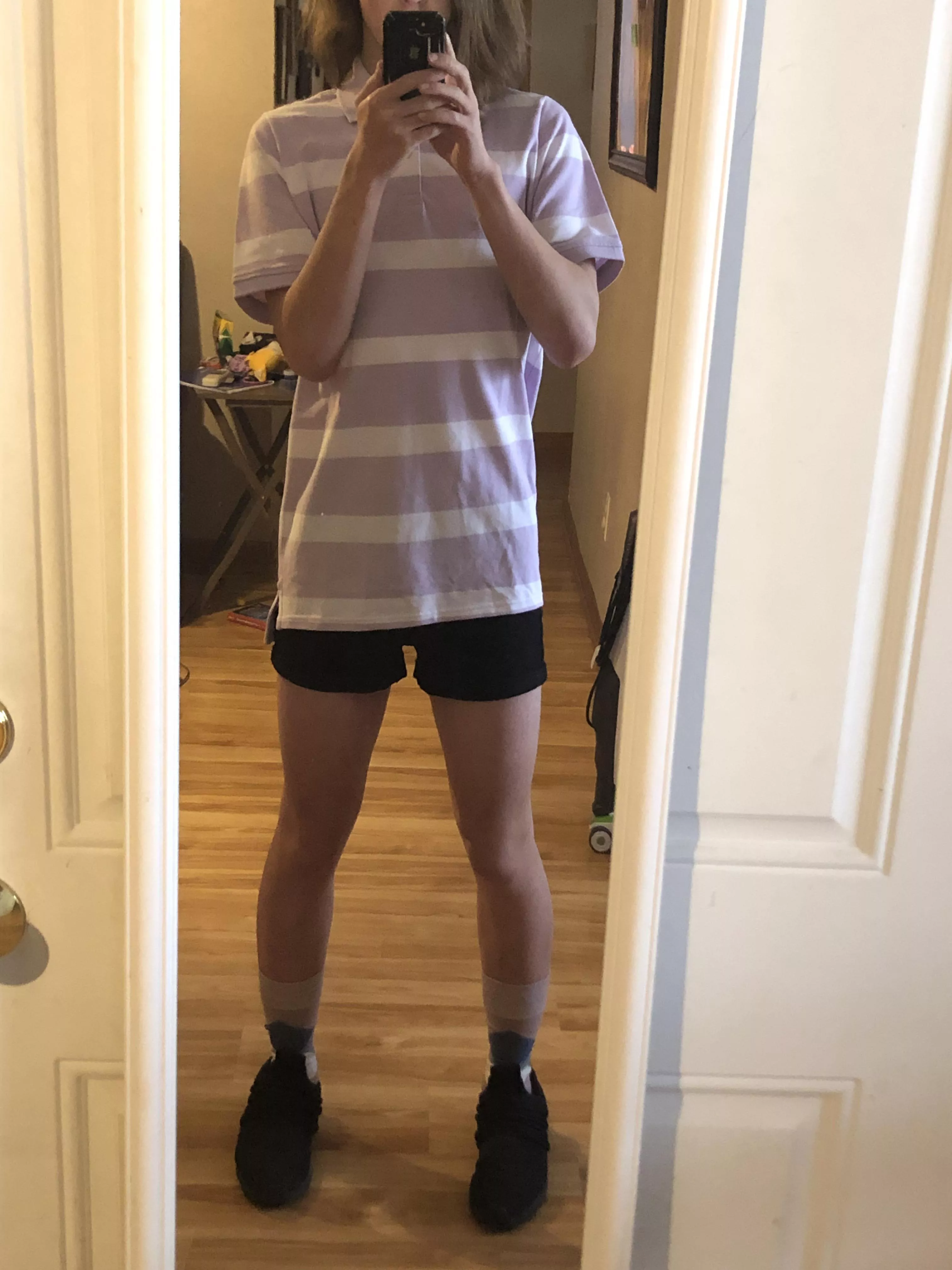 Does this shirt go well with these shorts?