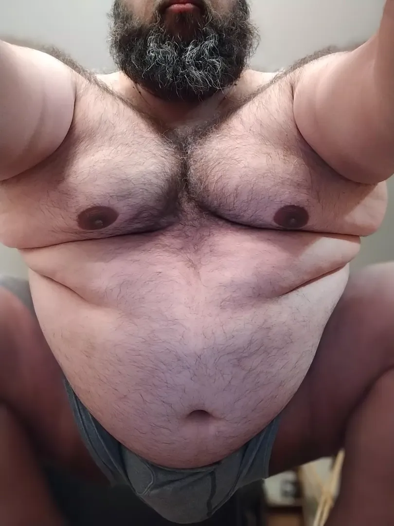 Doing my sumo squats before my first coffee 