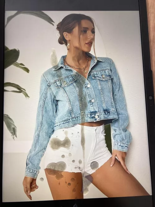 Doing tribs of girls rn. Will give priority if she’s wearing a denim jacket/polo shirt/plaid shirt.